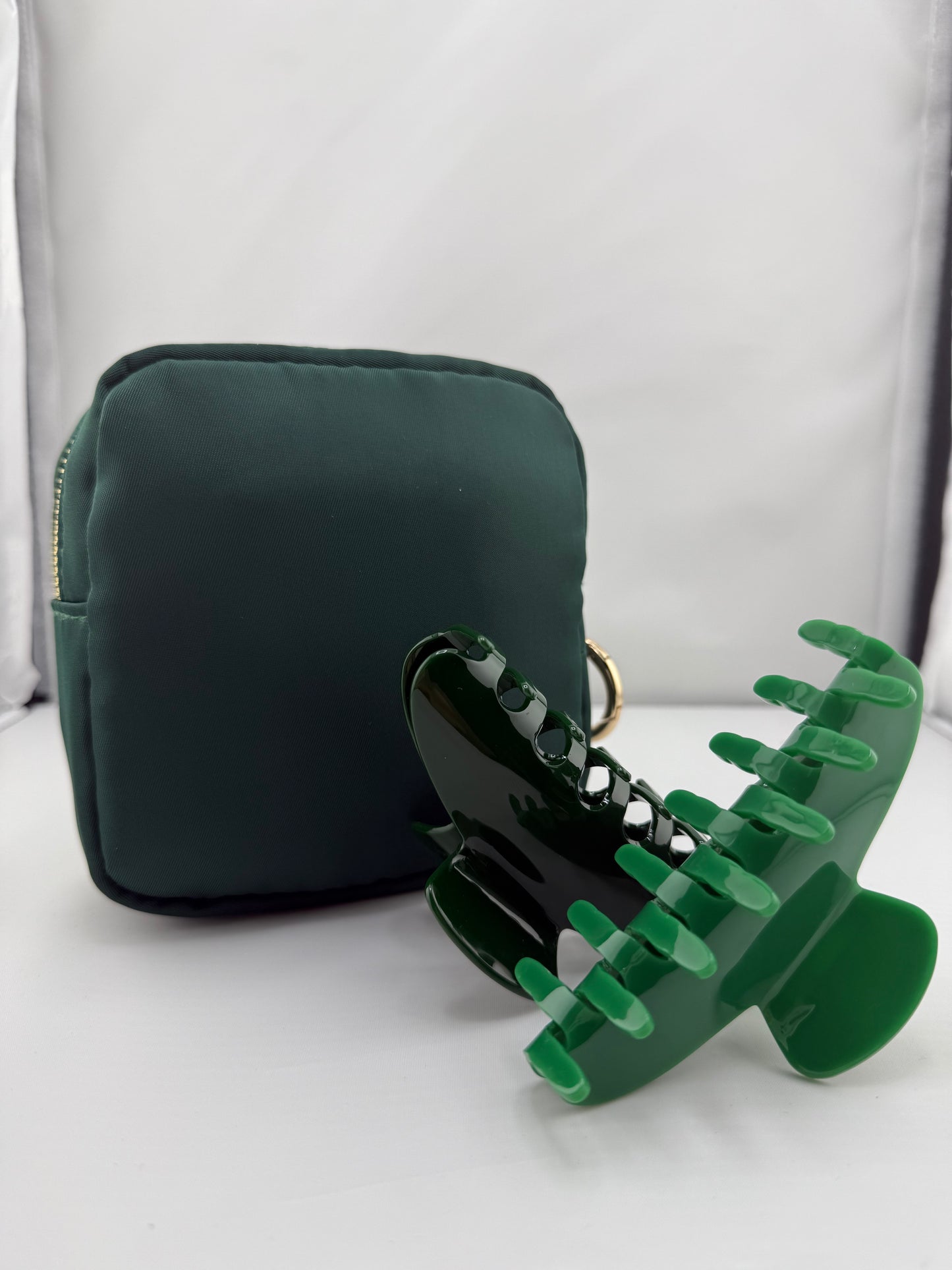 Upper East Side Green Clip + Case